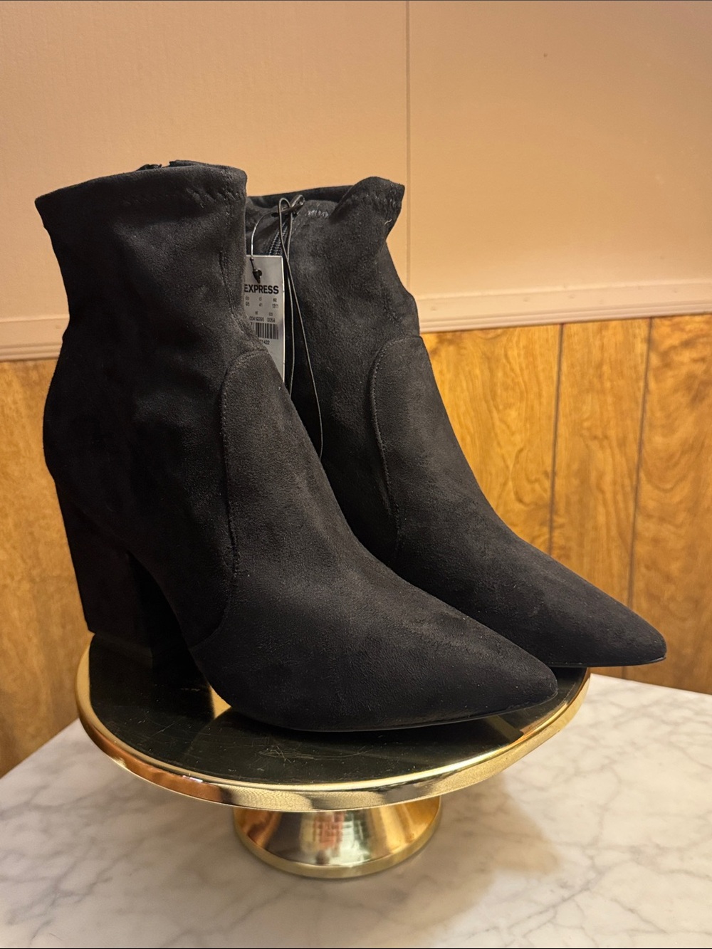 Express Black Suede Pointed Toe Block Heel Ankle Booties Women’s Size 9